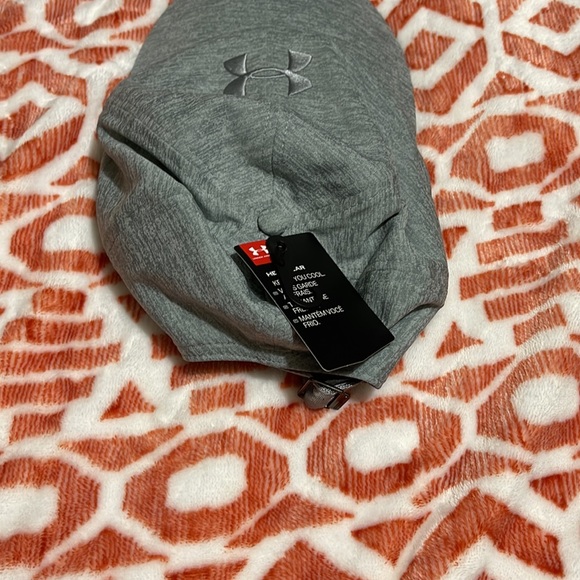 Under Armor - Picture 3 of 3